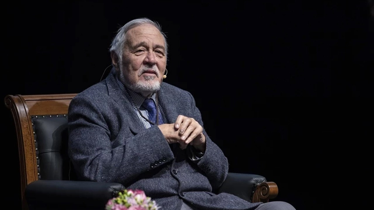 Dostları İlber Hoca'yı tv100 yayınında anlattı: "Türkiye'ye düşünmeyi öğreten bir rehberdi"