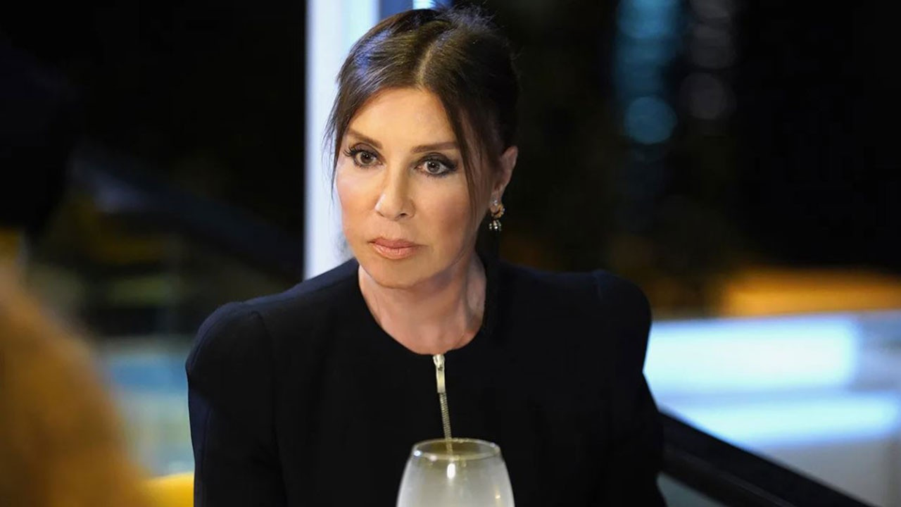 Nebahat Çehre'den yeni nesil oyunculara sert çıkış! "Biz para yerine saygınlık kazandık"