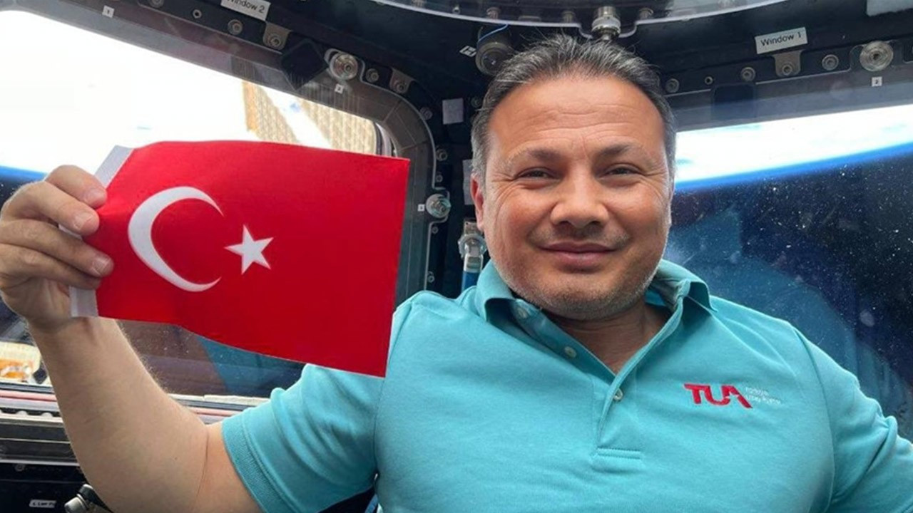 Astronot Alper Gezeravcı'dan müjde! "2027'de aya erişme hedefimiz var"