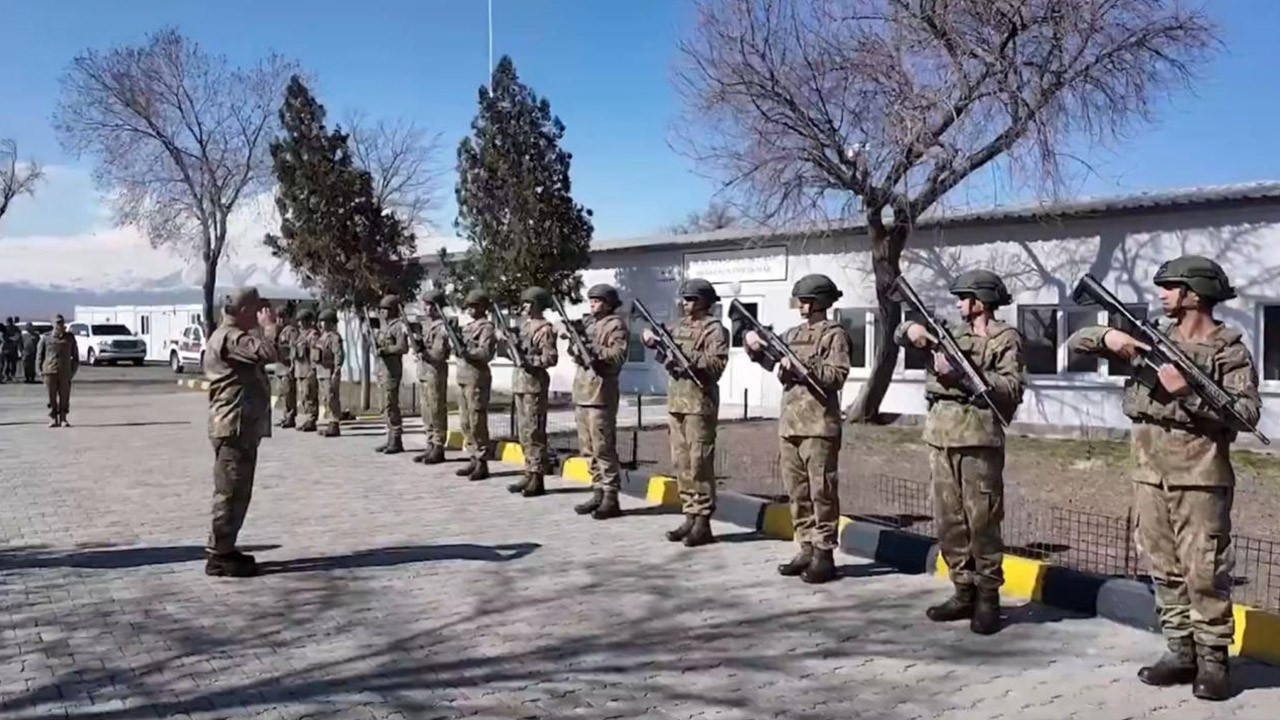 Kara Kuvvetleri Komutanı Orgeneral Tokel, İran sınırında incelemelerde bulundu