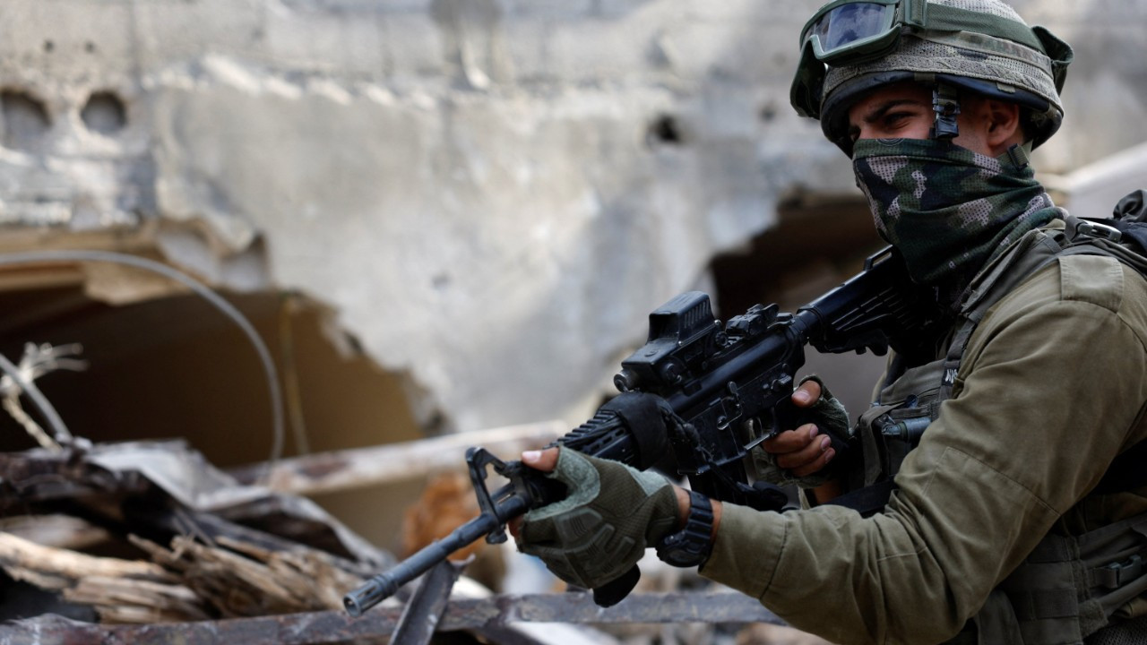 İsrail, Lübnan'a "sınırlı" kara operasyonu başlattığını duyurdu