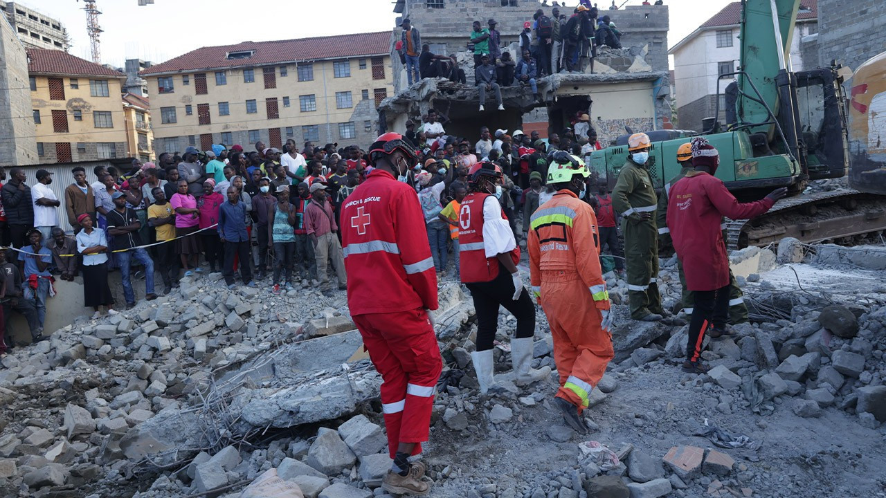 Kenya'da bina çöktü: Ölü ve yaralılar var!