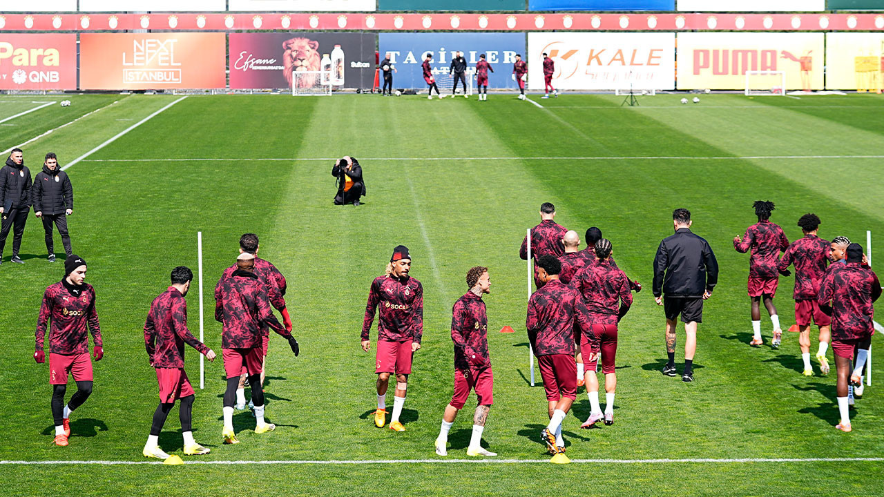 Son dakika | Galatasaray'ın Liverpool maçı kamp kadrosu açıklandı! 4 eksik var