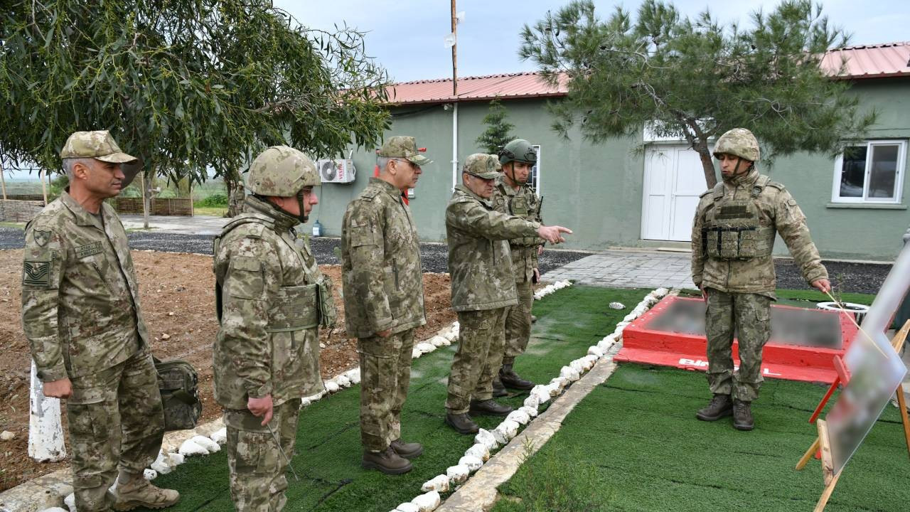 Kara Kuvvetleri Komutanı KKTC'de: Orgeneral Metin Tokel, birlikleri denetledi