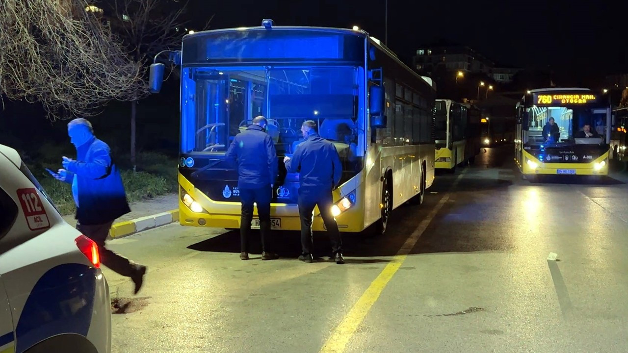 İstanbul'da direksiyon başında skandal! Yolcular ihbarda bulundu, gerçek şoke etti