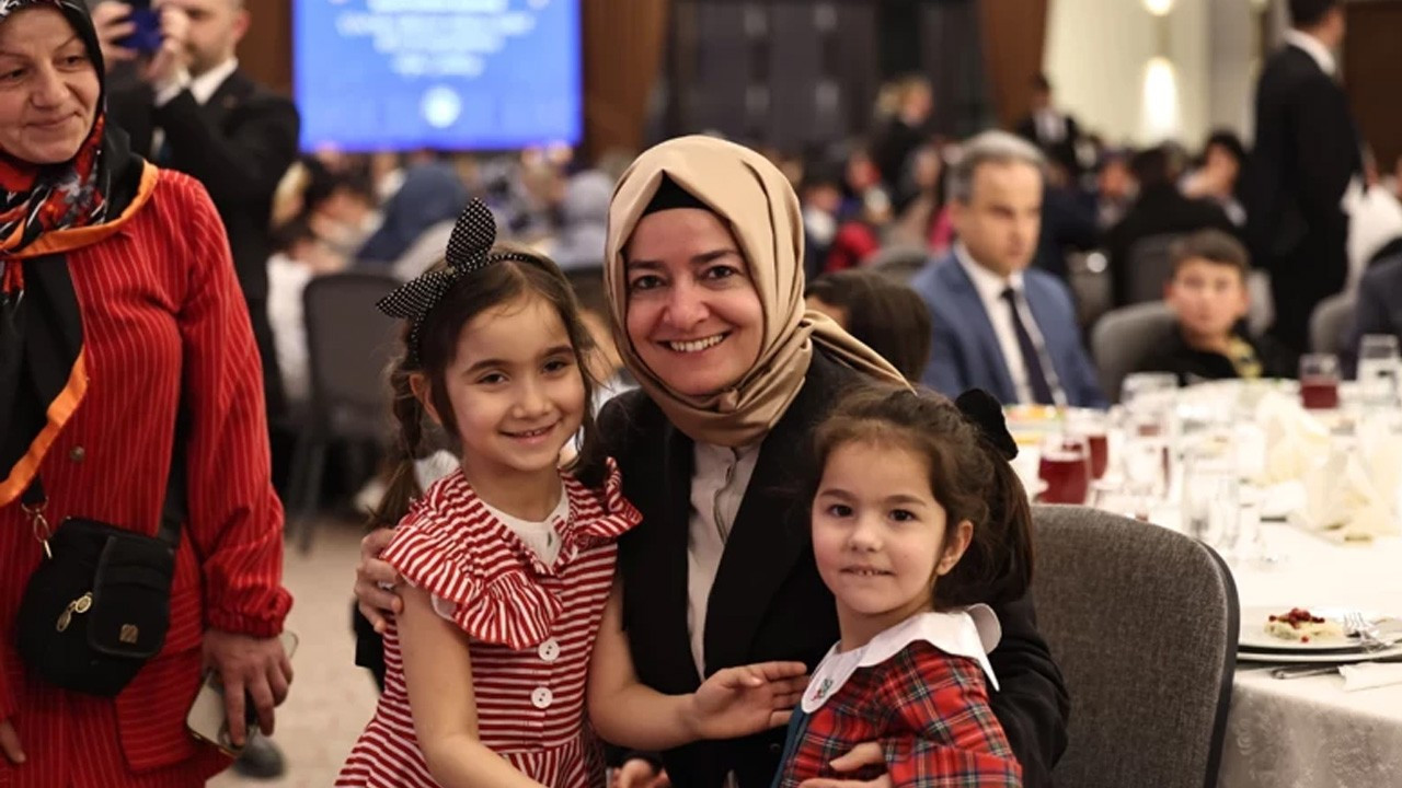 AK Parti Ramazan’da da çocukları yalnız bırakmadı! Dr. Fatma Betül Sayan Kaya: Bir çocuğun acısı tüm dünyaya dert olmalı