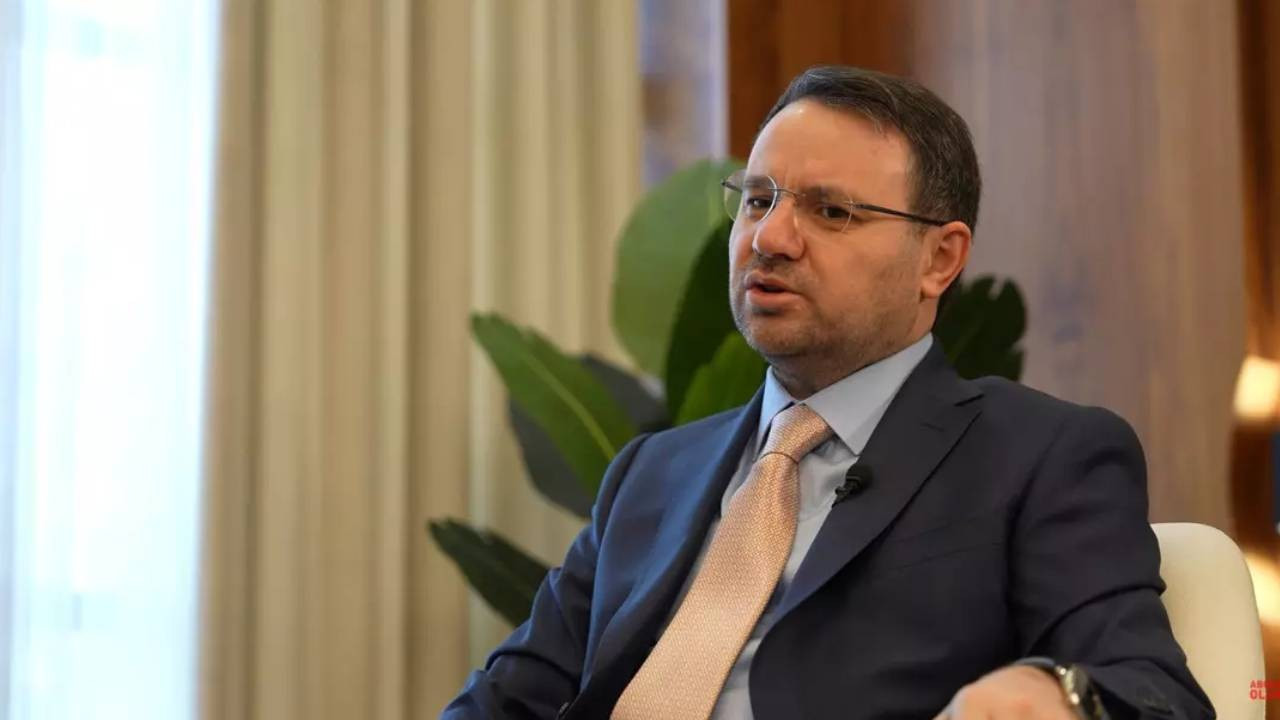 Bakan Gürlek'ten şaşırtan itiraf! "Ekmek Teknesi dizisinde rol aldım"