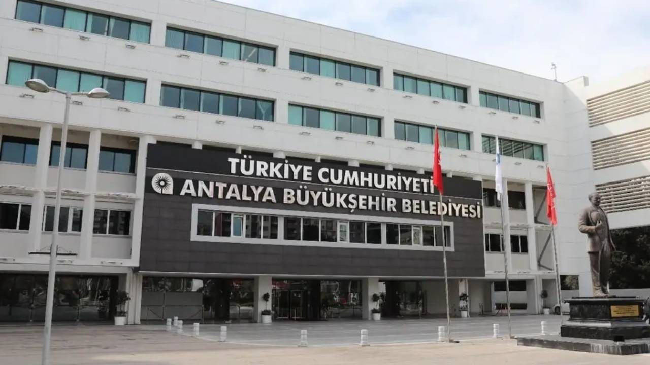 Antalya Büyükşehir Belediyesi davasında gelişme: 3 kişi için yakalama kararı çıkarıldı