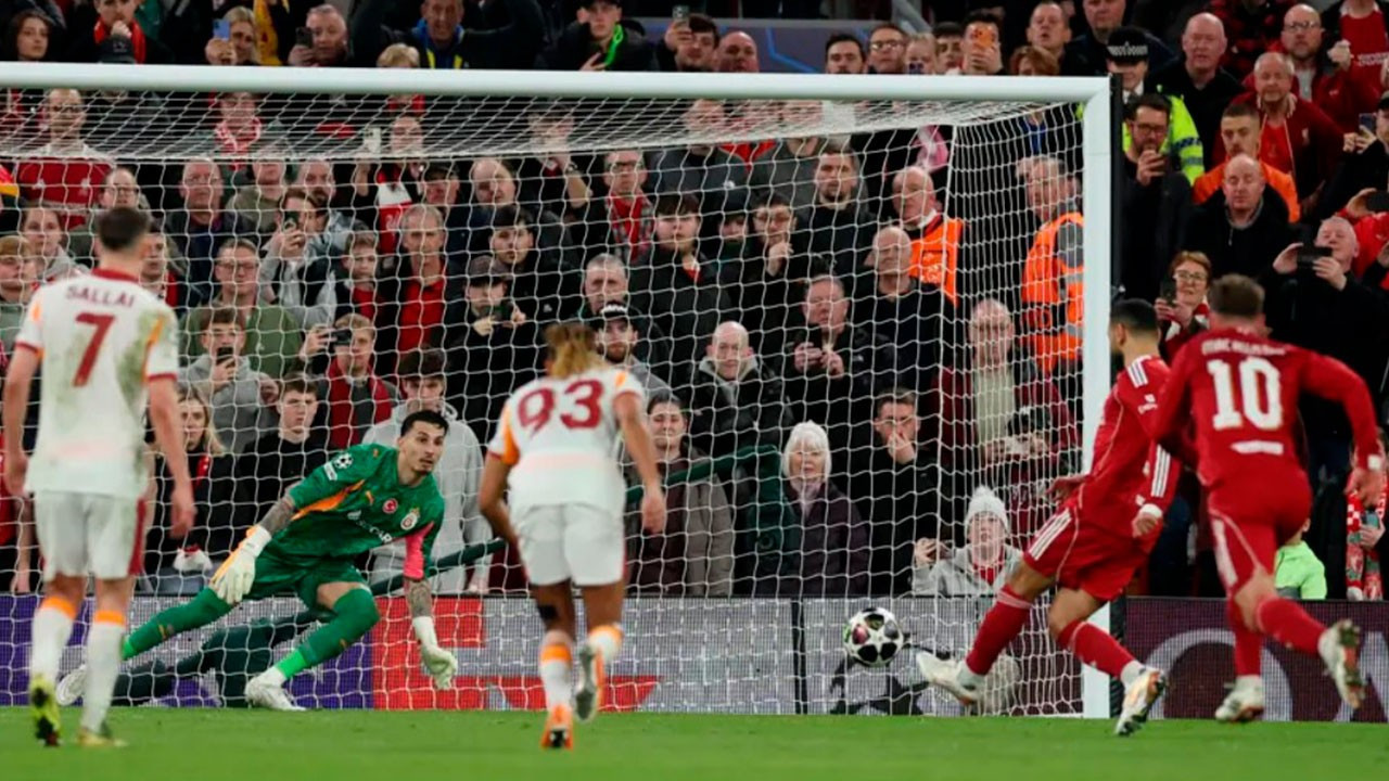 Liverpool maçına Uğurcan Çakır damgası! Penaltıda Salah'a geçit vermedi! Kurtarışlarıyla fark yarattı