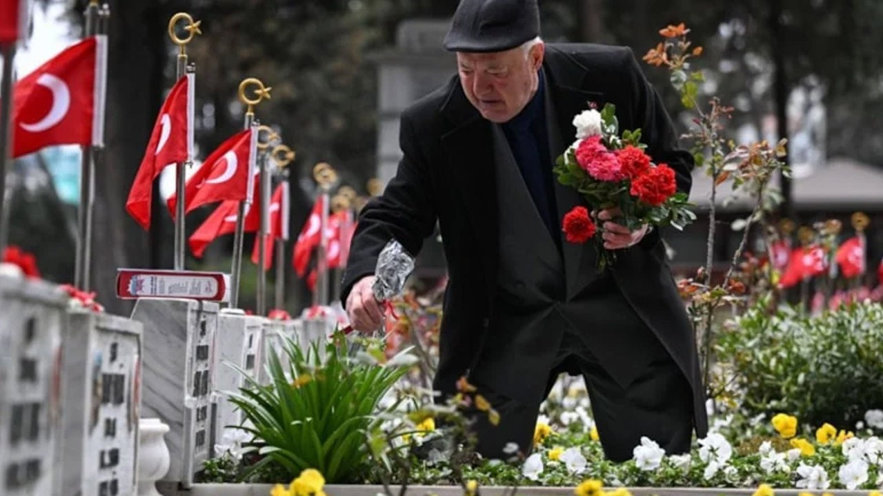 En zor bayramlaşma: İlk durak yine şehitlikler oldu