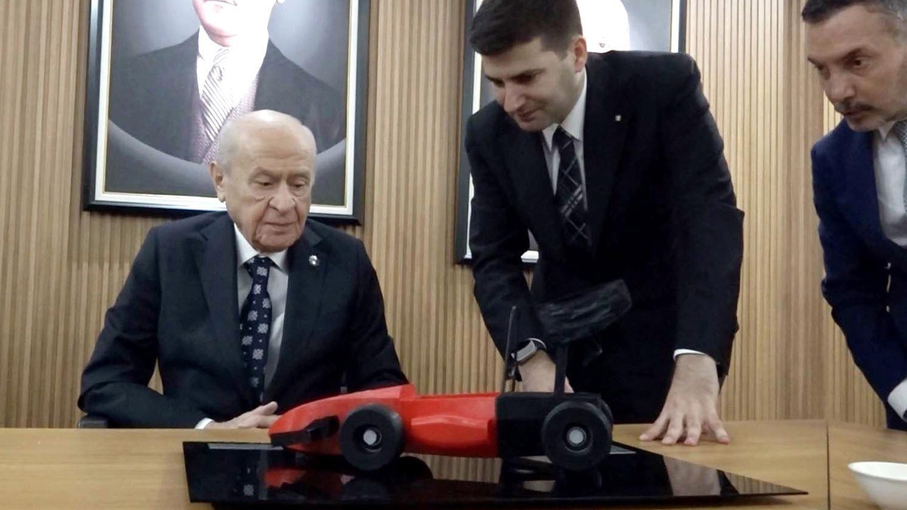 Yerli yarış aracına Bahçeli imzası! Prototipleri inceledi, isimlerini koydu