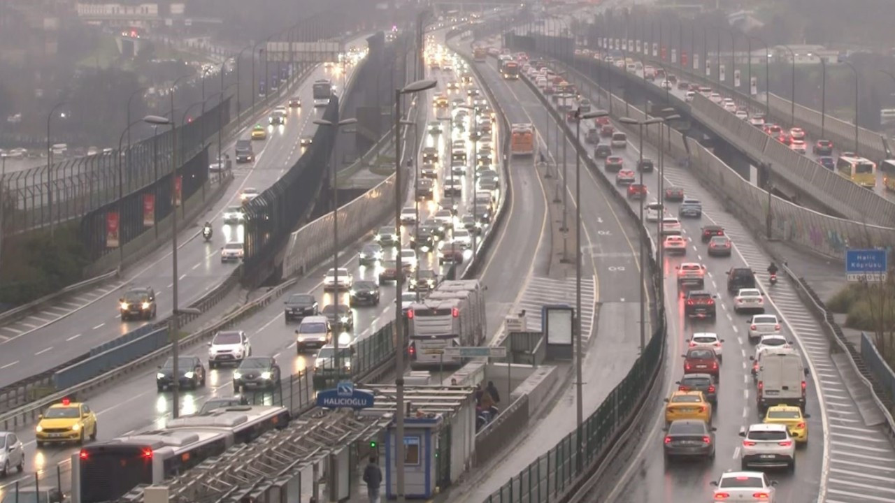 İstanbul'da trafik yoğunluğu bayramda da sürdü!