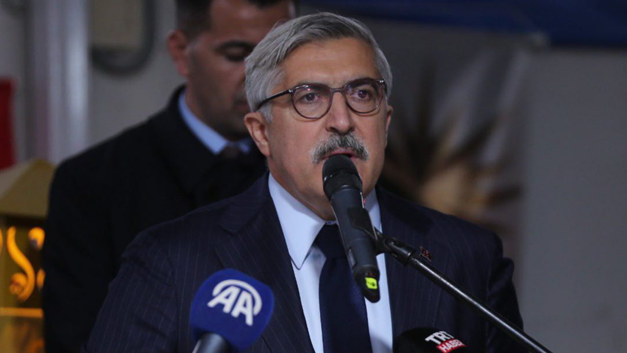 AK Parti Genel Başkan Yardımcısı Yayman CHP'ye yüklendi: Özgür Özel haddini bil! 'Silivri vesayetinden kurtul öyle gel'