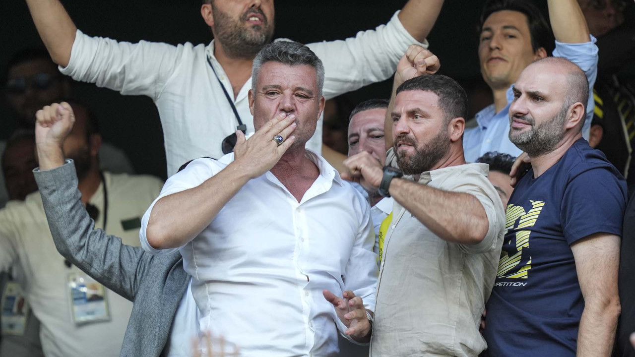 Fenerbahçeliler çok sevinecek! Yıldız futbolcu 20 milyon euro verilse de satılmayacak!