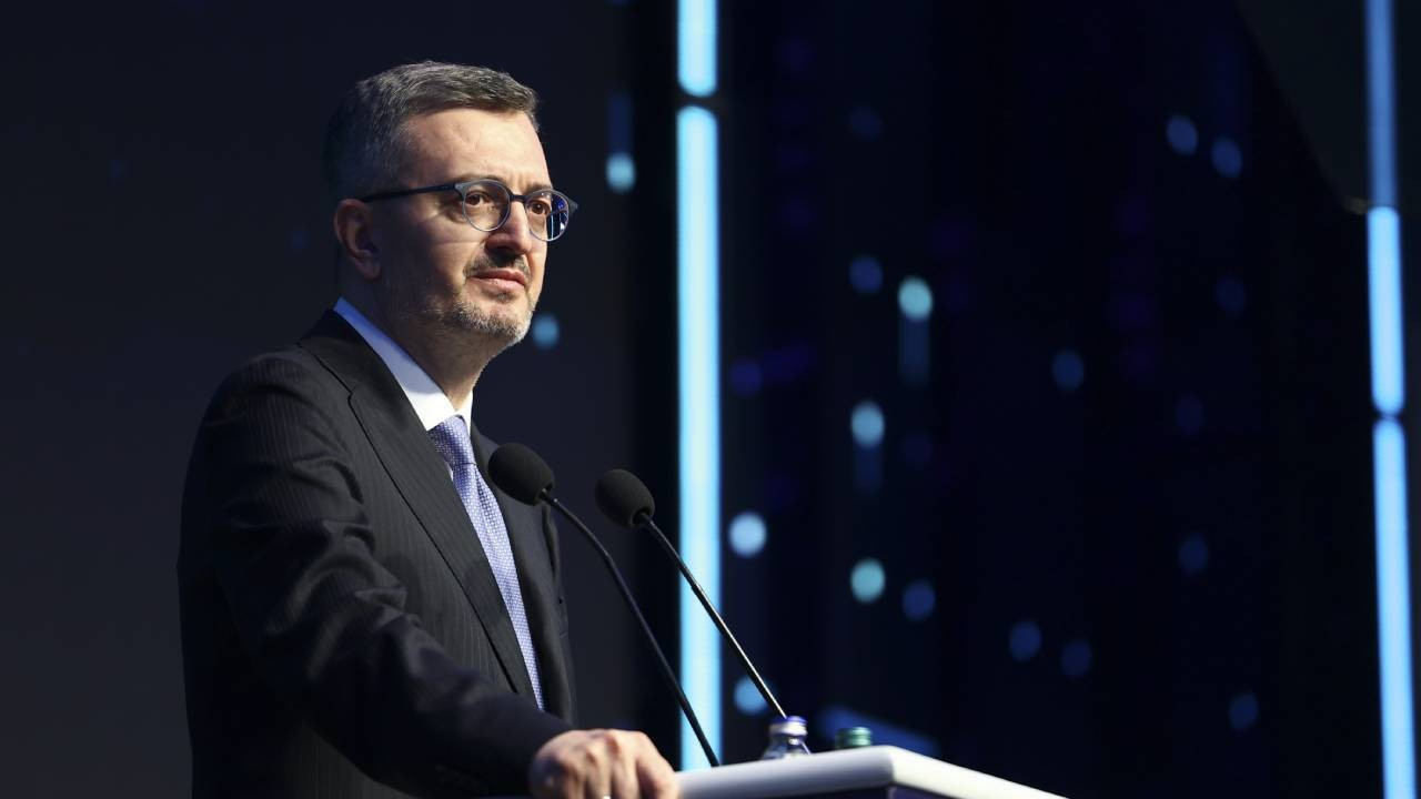 İletişim Başkanı Duran'dan 'hakikatin yanında durma' çağrısı