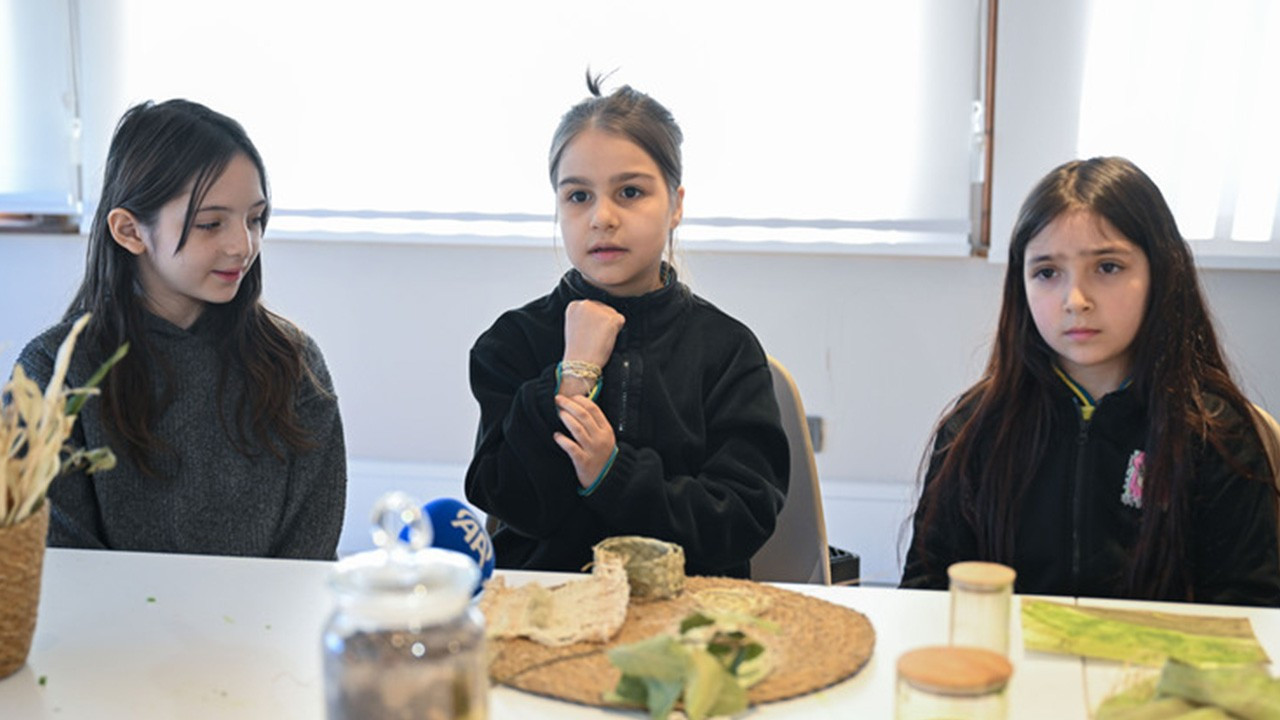Sıfır Atık Vakfı’ndan çocuklara çevre eğitimi! Atıktan bileklik, bitkiden boya: Çocuklardan yaratıcı dokunuş