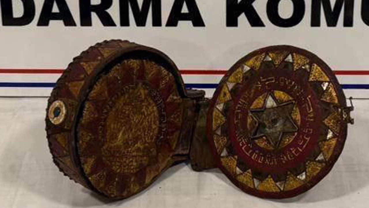 Jandarma yakaladı! Ceylan derisine yazılmış altın işlemeli Tevrat böyle bulundu