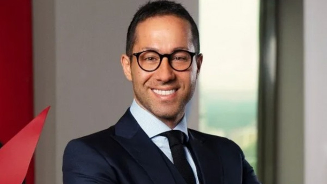 İngiltere’de Garipoğlu skandalı! Garipoğlu’nun yazışmaları ifşa oldu: Diplomam yok fotoşopla yaparız