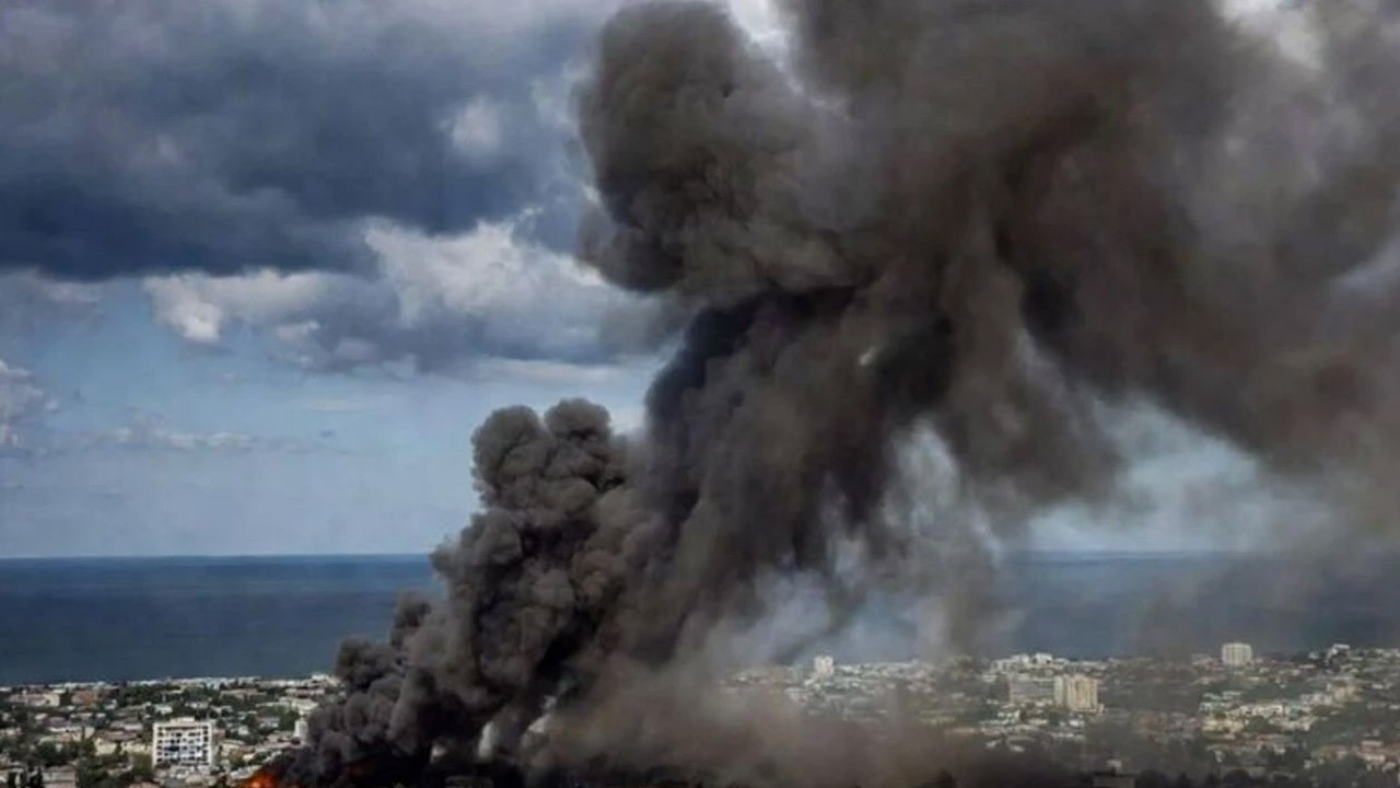 Rus askeri uçağı Kırım'da düştü: 29 kişi hayatını kaybetti