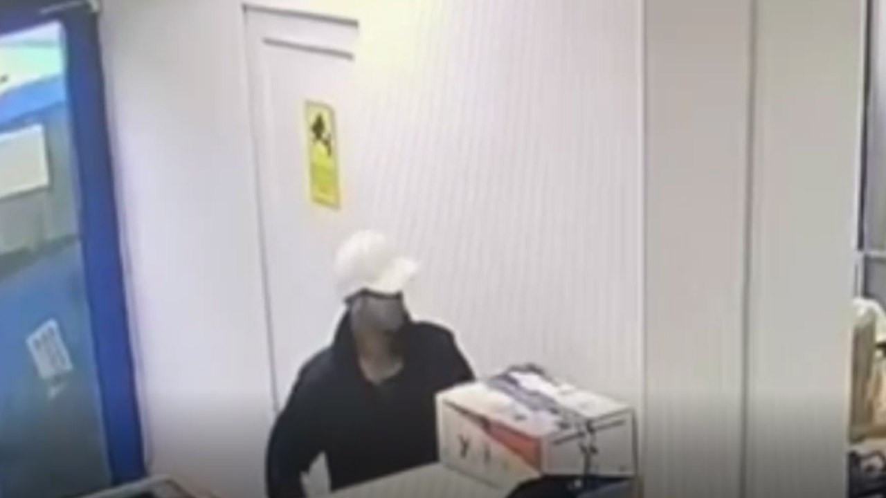 Kargo koduyla vurgun! 55 ilde 60 kişiyi dolandırdılar! Sahtekarlar kıskıvrak yakalandı