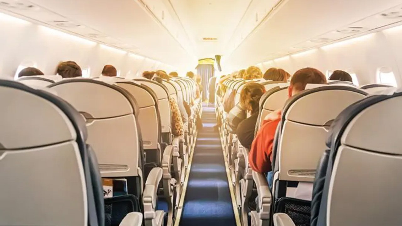 'Uçakta canlı bomba var' şakası yaptı! Kara listeye alındı, 4 yıl hapis cezası aldı