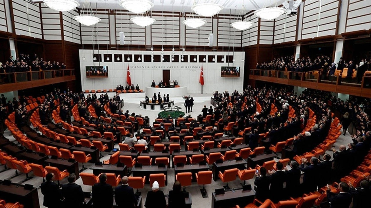 TBMM’de bu hafta gündem yoğun: Doğum izni ve sosyal medya düzenlemesi teklifi görüşülecek