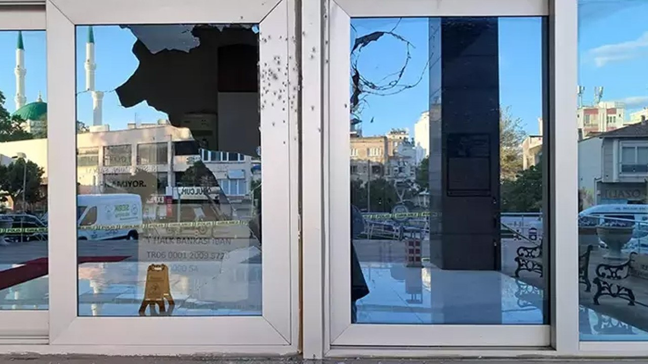 Antalya’da Belediye binasına silahlı saldırı!