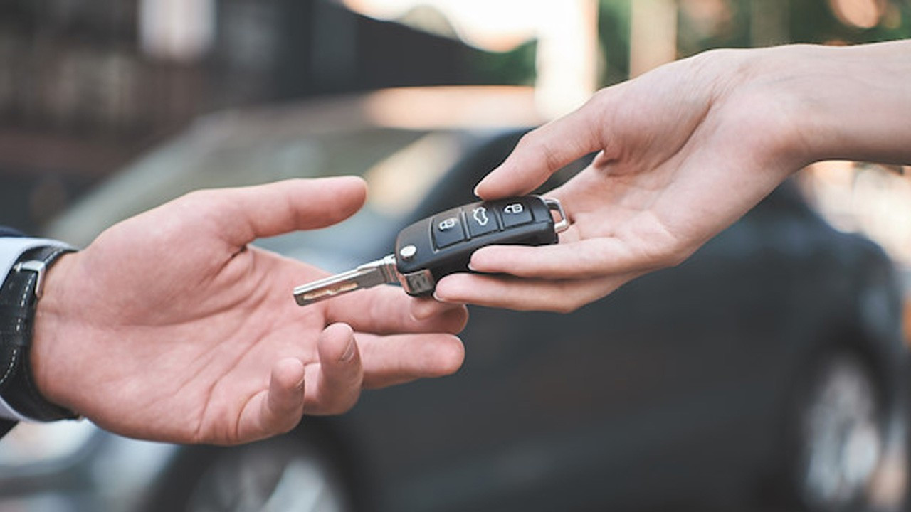 Otomobil satışlarında yeni dönem! Gerçek alıcı sahnede: SUV ve elektrikli yükseldi