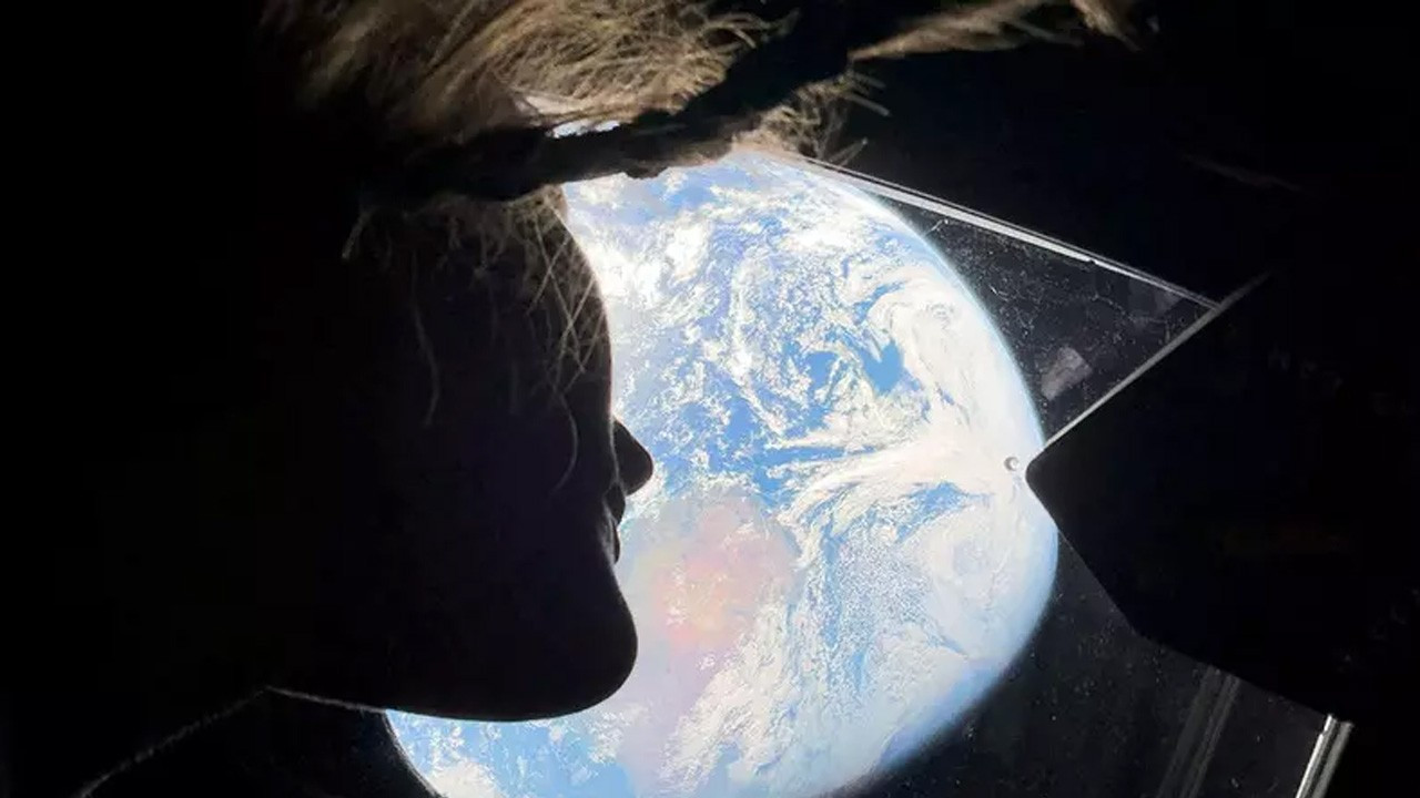 NASA’dan tarihe geçen uçuş! Artemis II rekor kırdı: En uzak mesafeye ulaşıldı