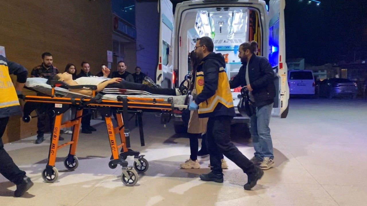 Bursa'da genç kızların erkek meselesi kanlı bitti! Yaralı halde 5 kilometre kaçtı