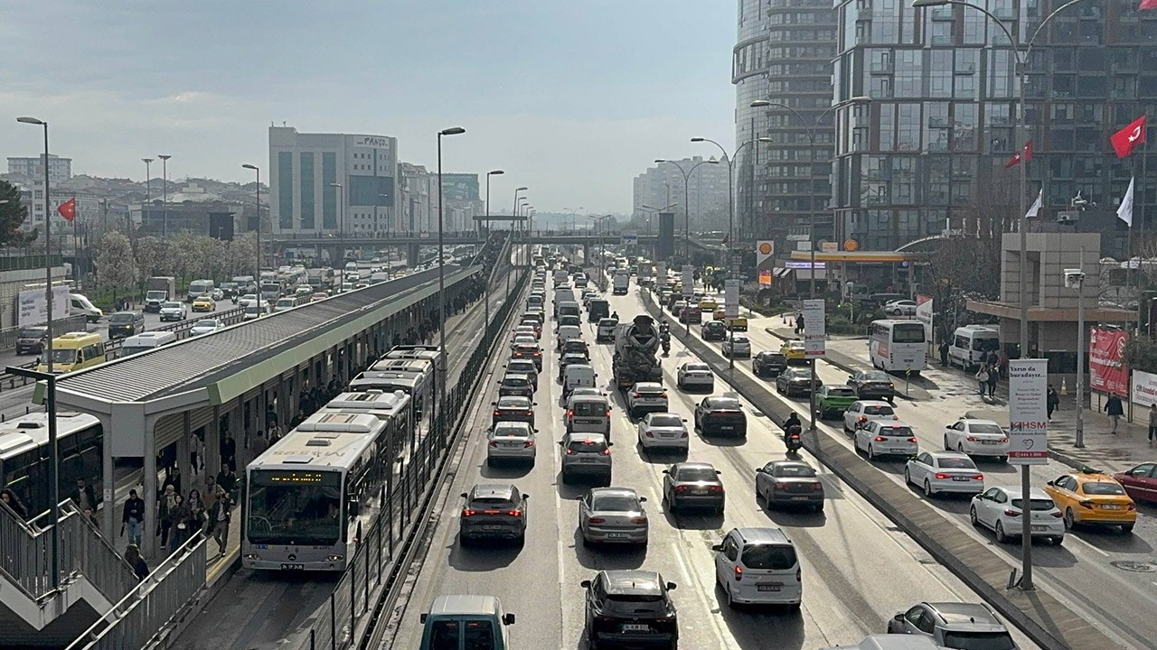 İstanbul'da trafik yoğunluğu yüzde 83'e ulaştı
