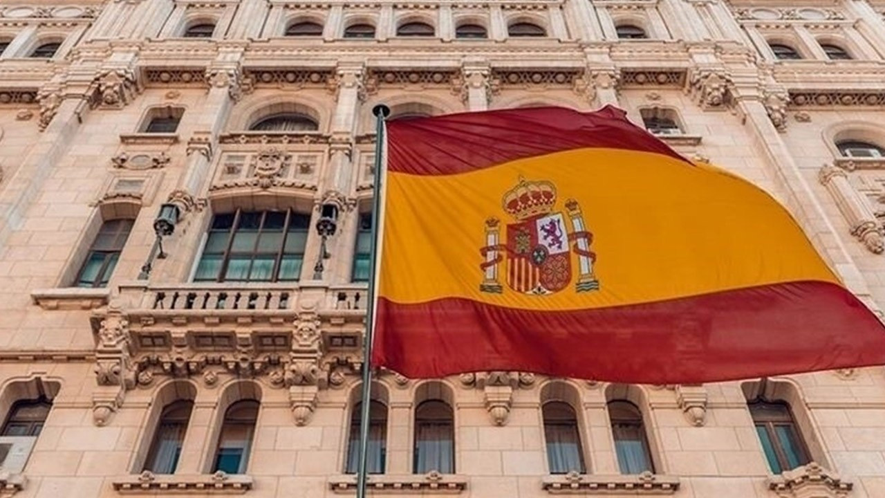 İspanya, Tahran Büyükelçiliği'ni yeniden açma kararı aldı!