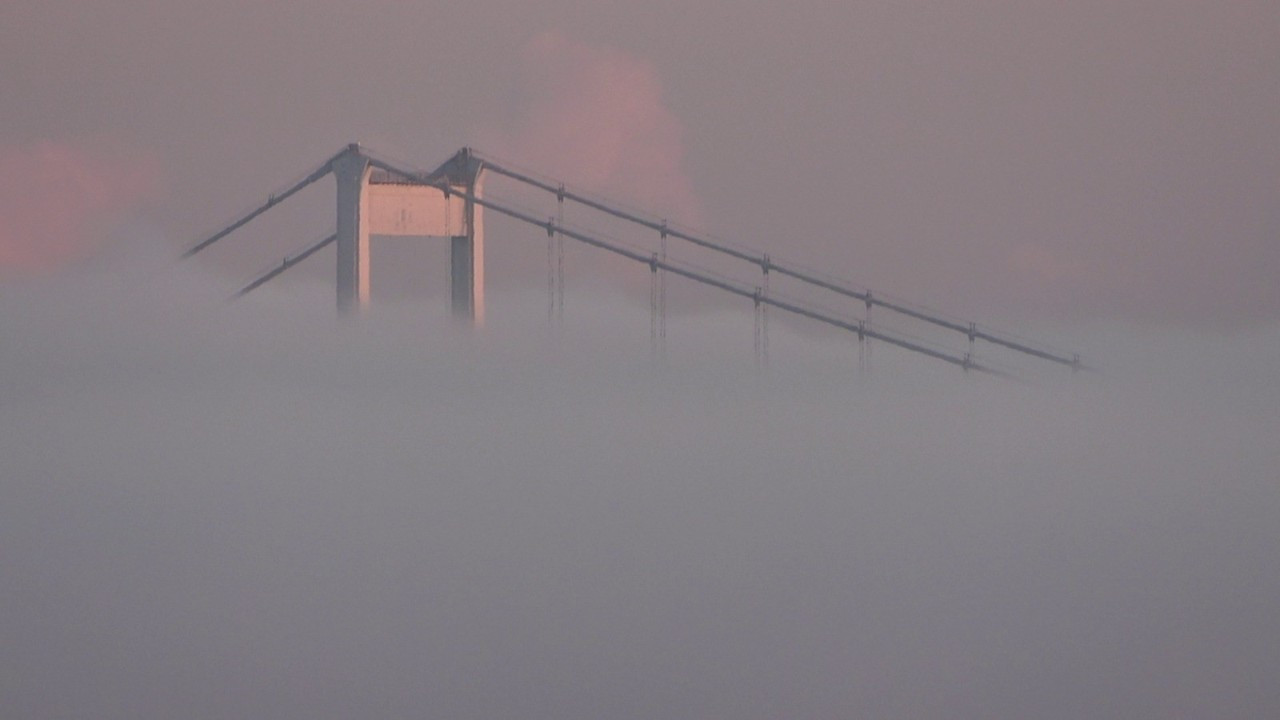 İstanbul'da yoğun sis: Fatih Sultan Mehmet Köprüsü gözden kayboldu
