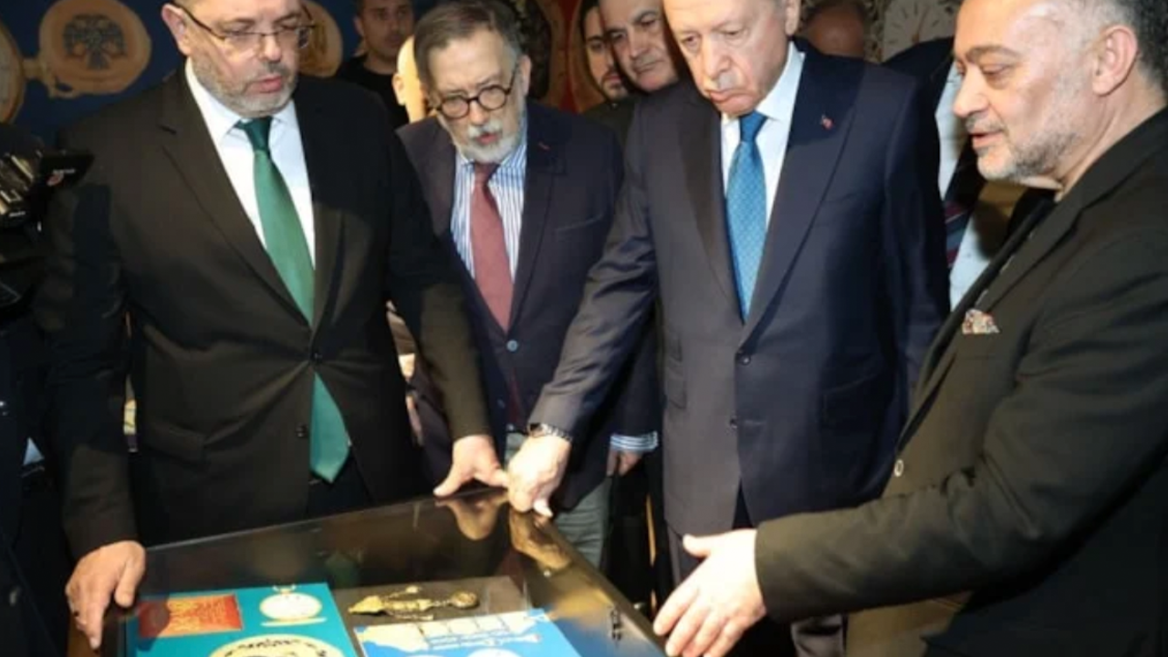 Cumhurbaşkanı Erdoğan, “Muhteşem Cep Saatleri Koleksiyonu” sergisini ziyaret etti