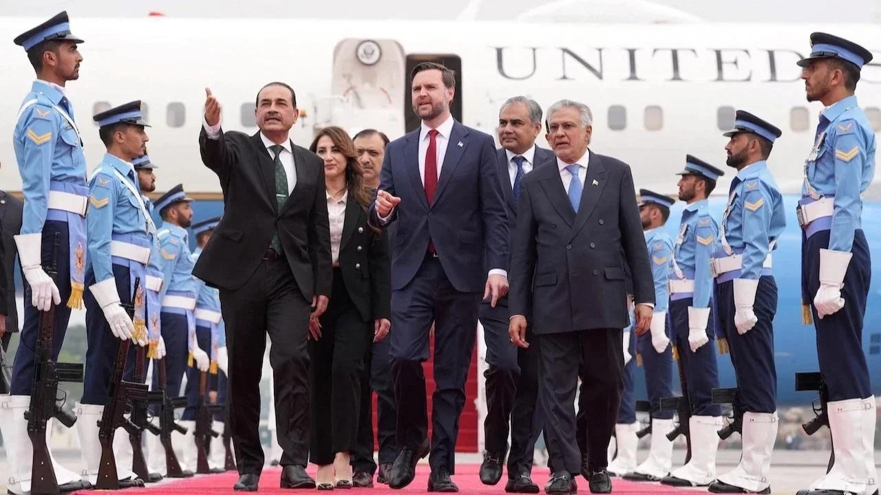 ABD ve İran'ın müzakere masası dünya basınında! "Diplomatik çıkmaz!"