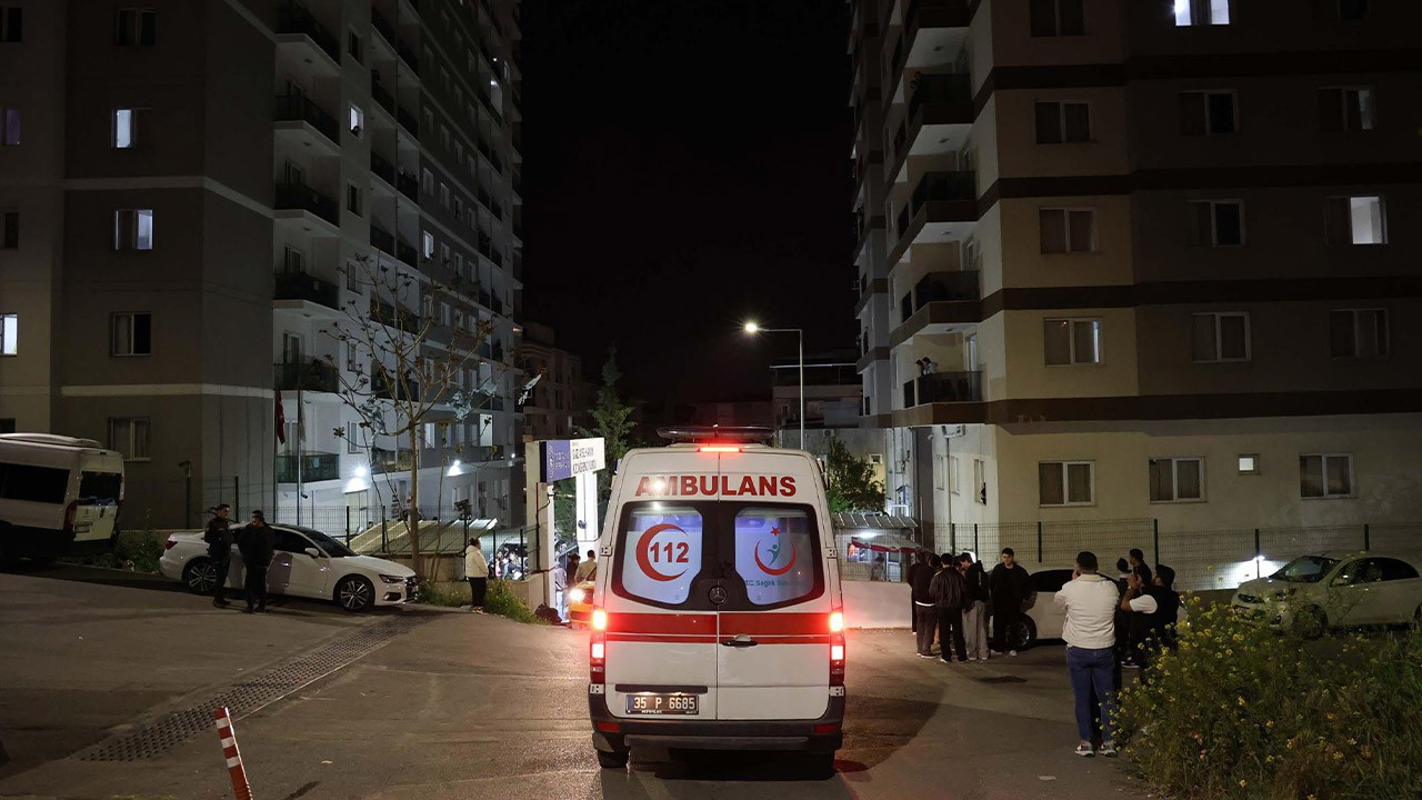 İzmir’de 28 öğrenci, gıda zehirlenmesi şüphesiyle hastaneye kaldırıldı
