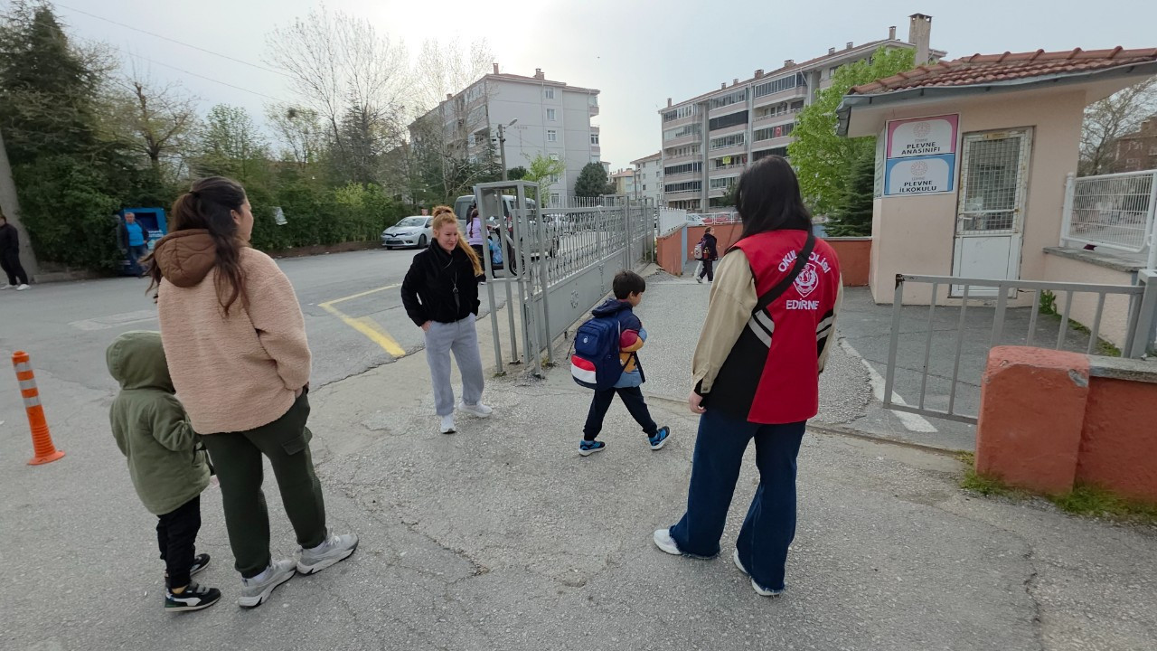 Kahramanmaraş ve Şanlıurfa sonrasında okul önlerin…