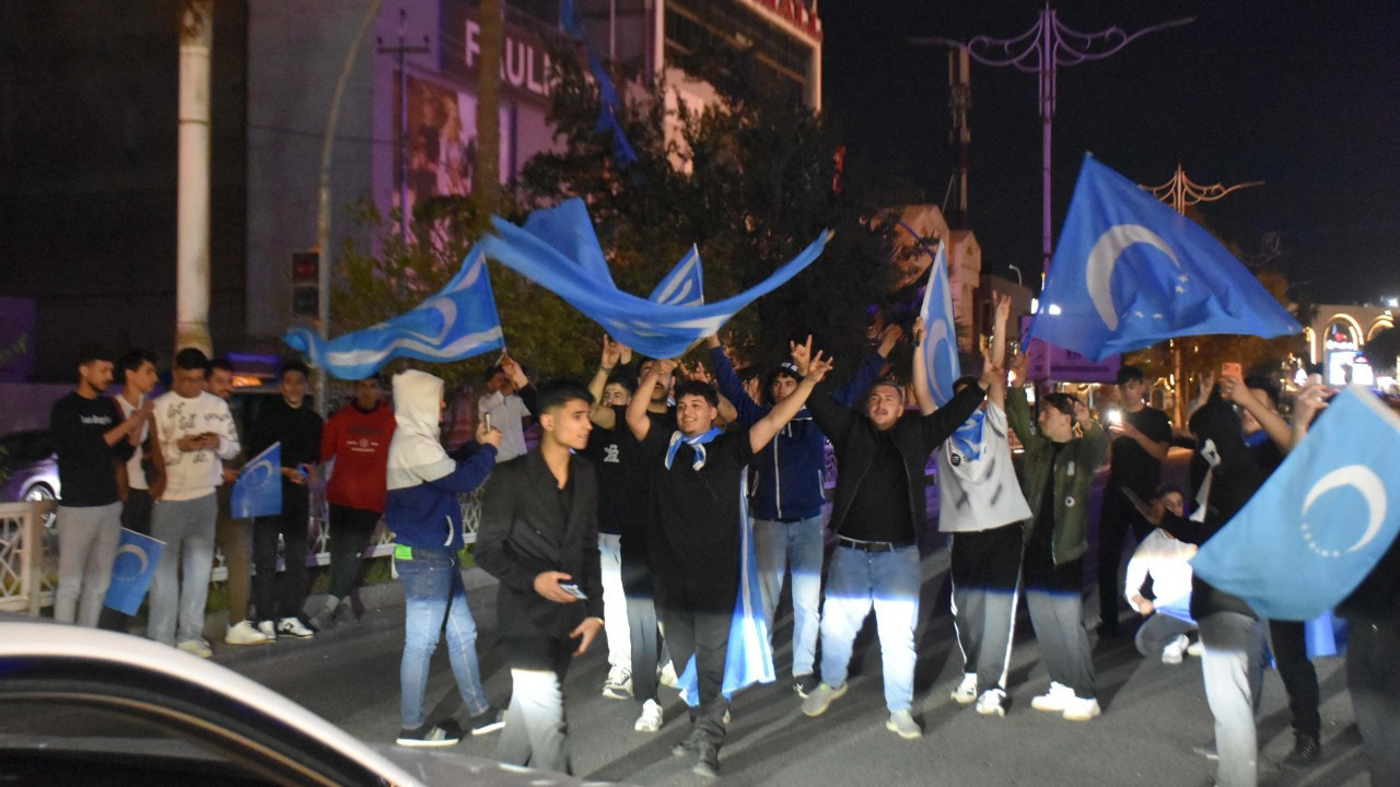 100 yıl sonra bir ilk! Kerkük'te tarihi dönem! Valilik Türkmenlere geçti! Sokaklar bayram yerine döndü