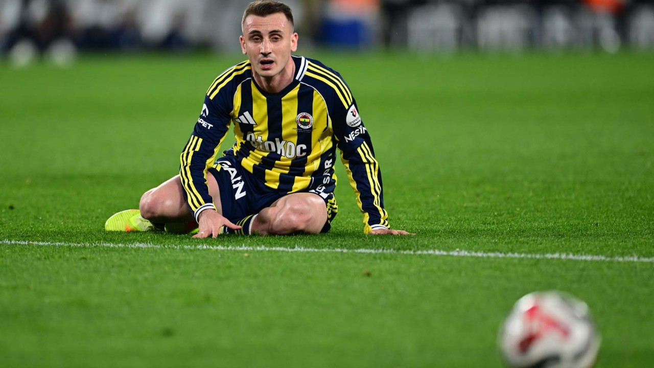 Kerem Aktürkoğlu’ndan hakemin kararına sert tepki: “Skandal bir karar”