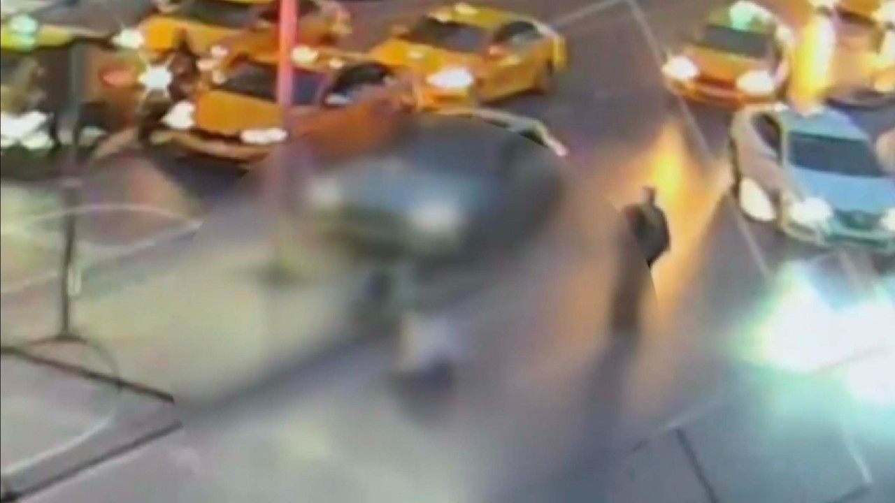 Şişli'de korkunç kaza! Sürücü direksiyon başında bayıldı! Turist yoğun bakımda