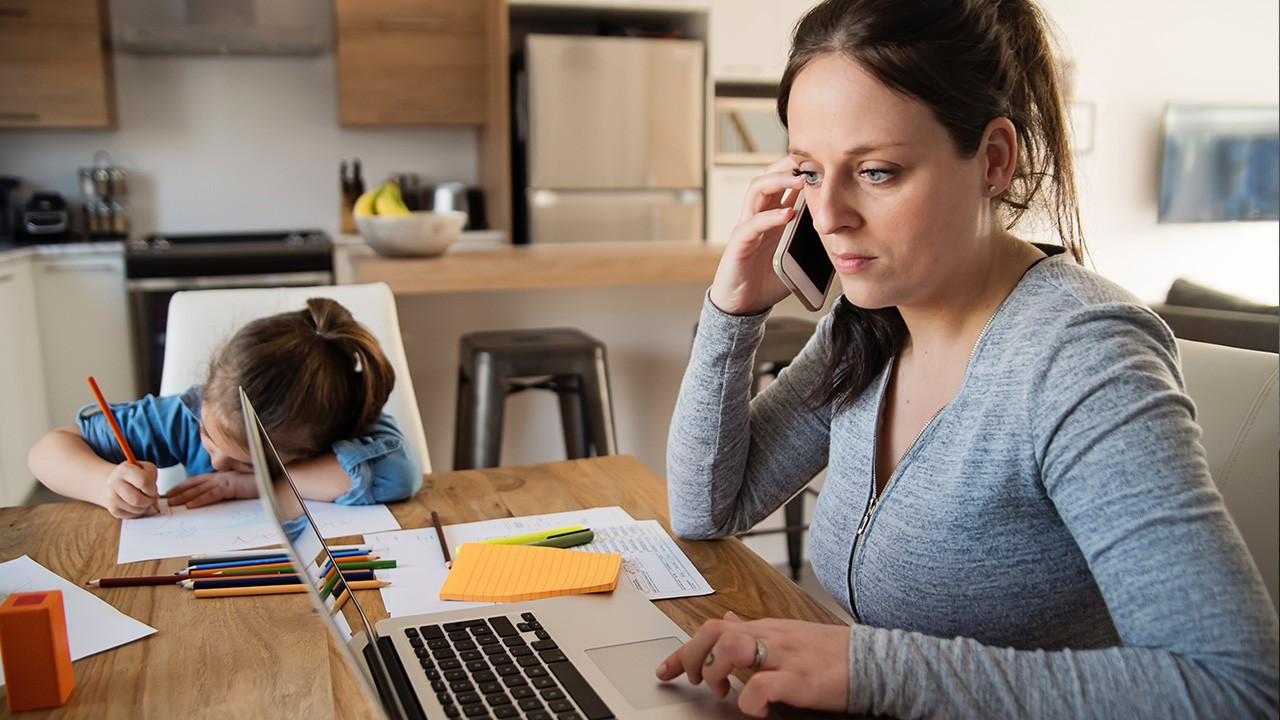 Tüm kadın çalışanları ilgilendiriyor! Düzenleme kabul edildi! Doğum izni arttı,  ödemeler arttı!
