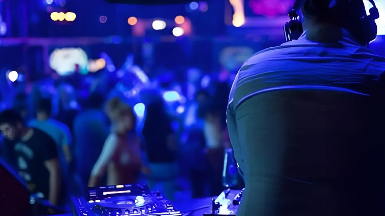 Ankara’da yabancı uyruklu kadınları uygunsuz çalıştıran 9 eğlence mekanına operasyon: 29 gözaltı