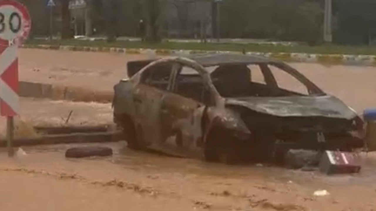 Sağanak yağış Mardin'de hayatı olumsuz etkiledi