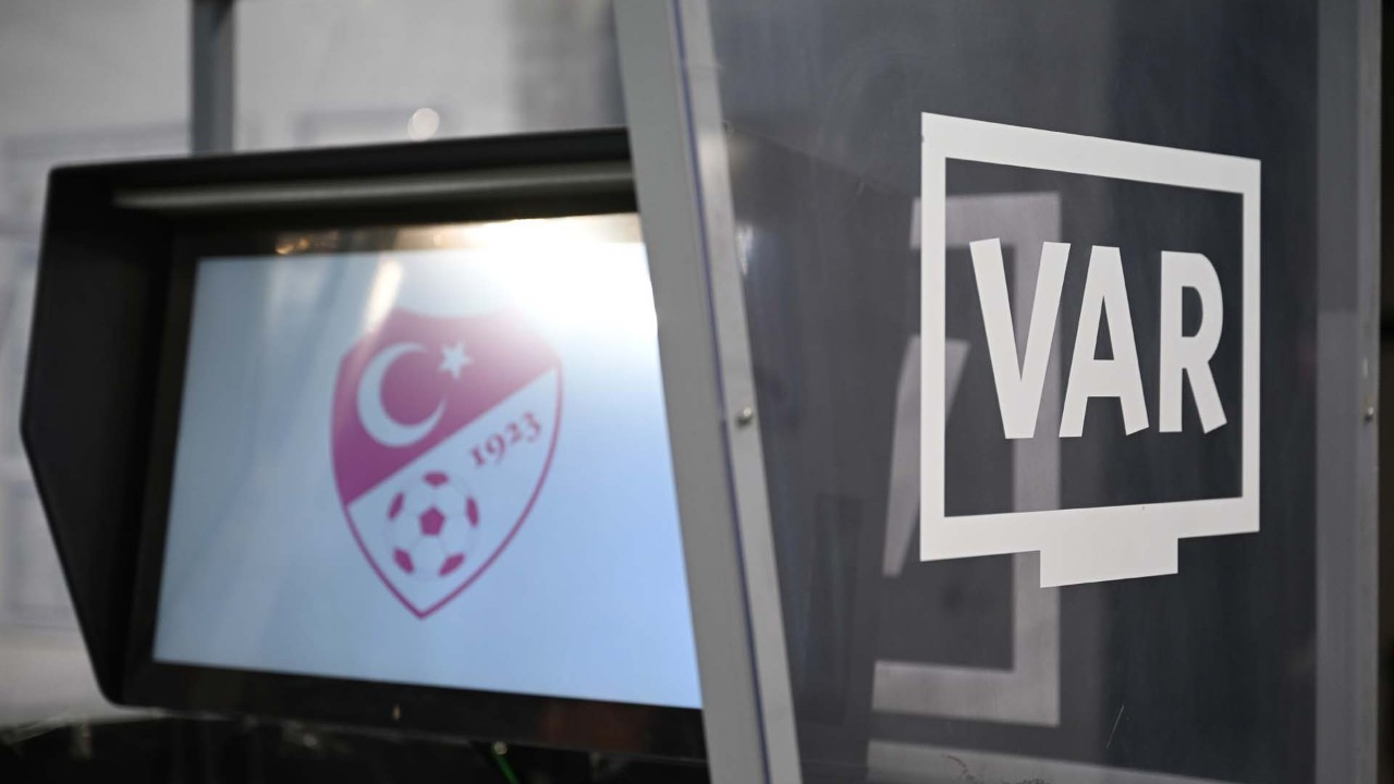 TFF, VAR kayıtlarını açıkladı! İşte Fenerbahçe ve Galatasaray maçlarında geçen hakem- VAR konuşmaları