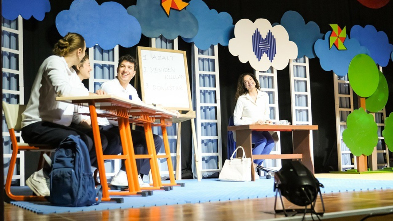 Halkbank Çocuk Tiyatrosu Türkiye’yi dolaşmayı sürdürüyor