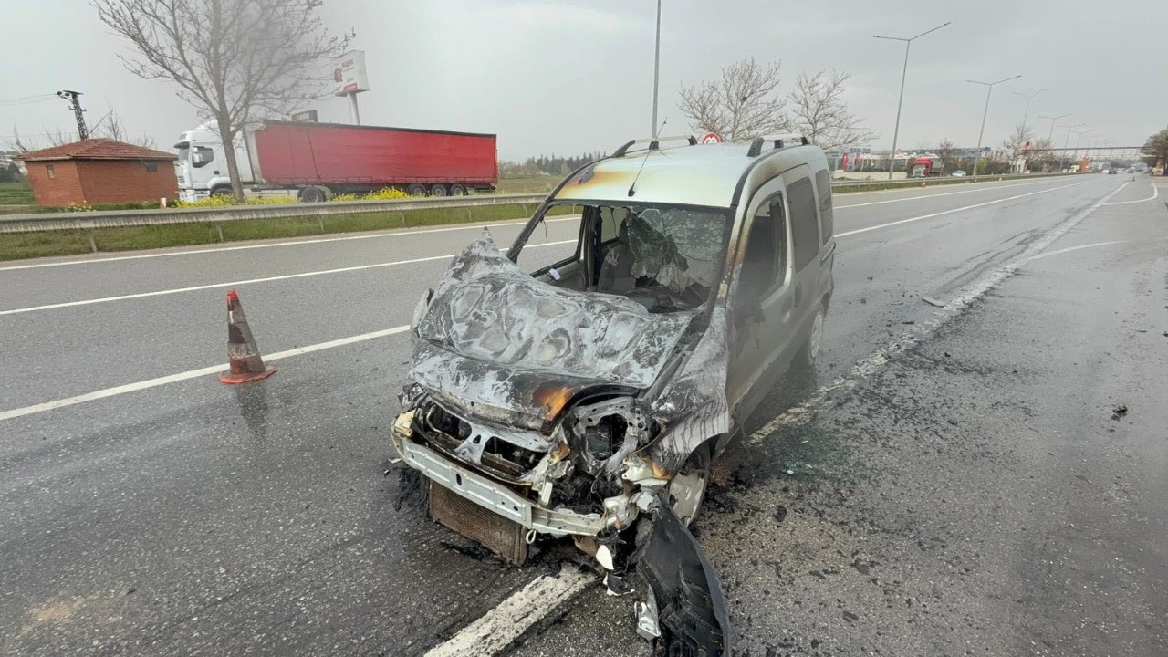 Direksiyonda bayıldı, araç alev topuna döndü!