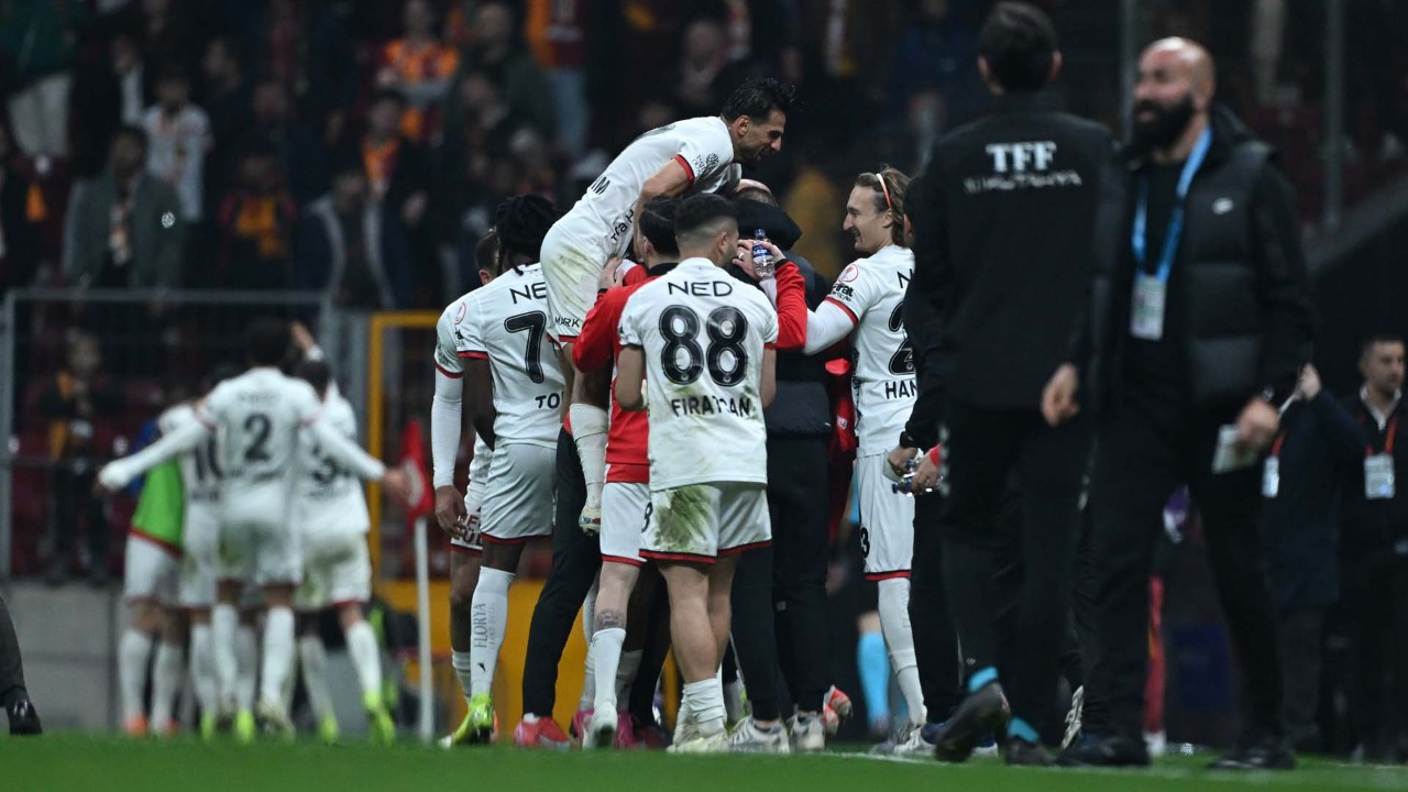 Gençlerbirliği futbolcuları Galatasaray galibiyeti sonrası yeni hedefi açıkladı!