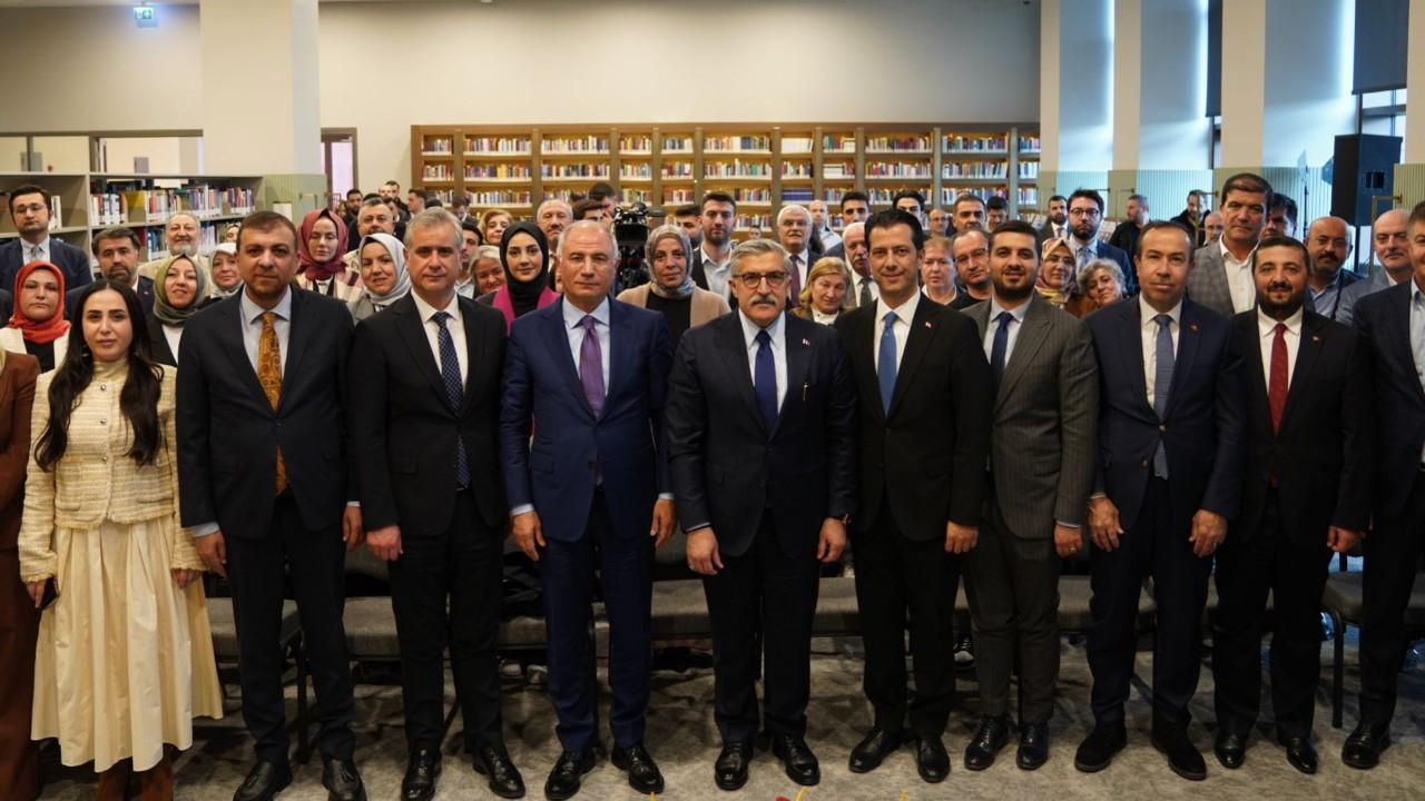 AK Parti Genel Başkanvekili Efkan Ala "Kütüphane Sohbetleri" programına katıldı: AK Parti siyasette zihinsel transformasyon gerçekleştirdi