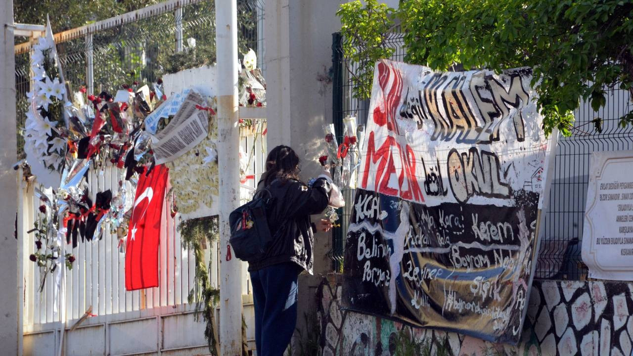 23 Nisan'da Kahramanmaraş'ta yürekleri yakan görüntü! Geride sadece eski fotoğraflar kaldı