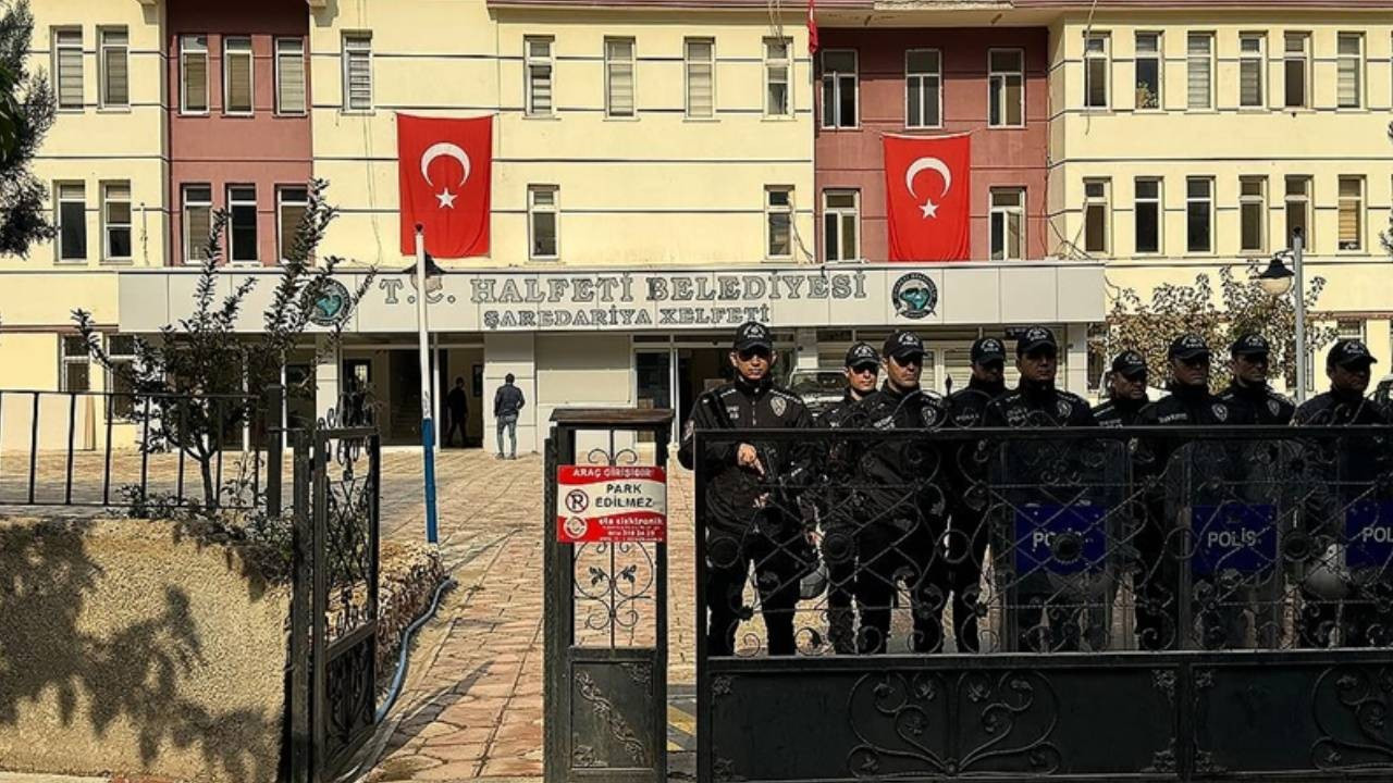 Halfeti Belediyesi'ne yolsuzluk  operasyonu! Eski belediye başkanı gözaltına alındı